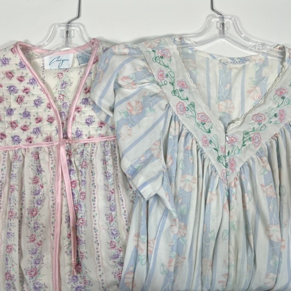 VINTAGE Set of 2 KOMAR & CINEJOUR‎ Robes Housecoats Floral Embroidered USA Large